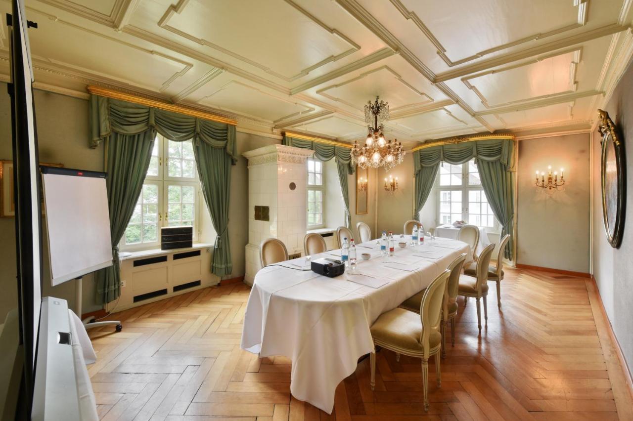 Hotel Im Schlosspark Binningen Buitenkant foto