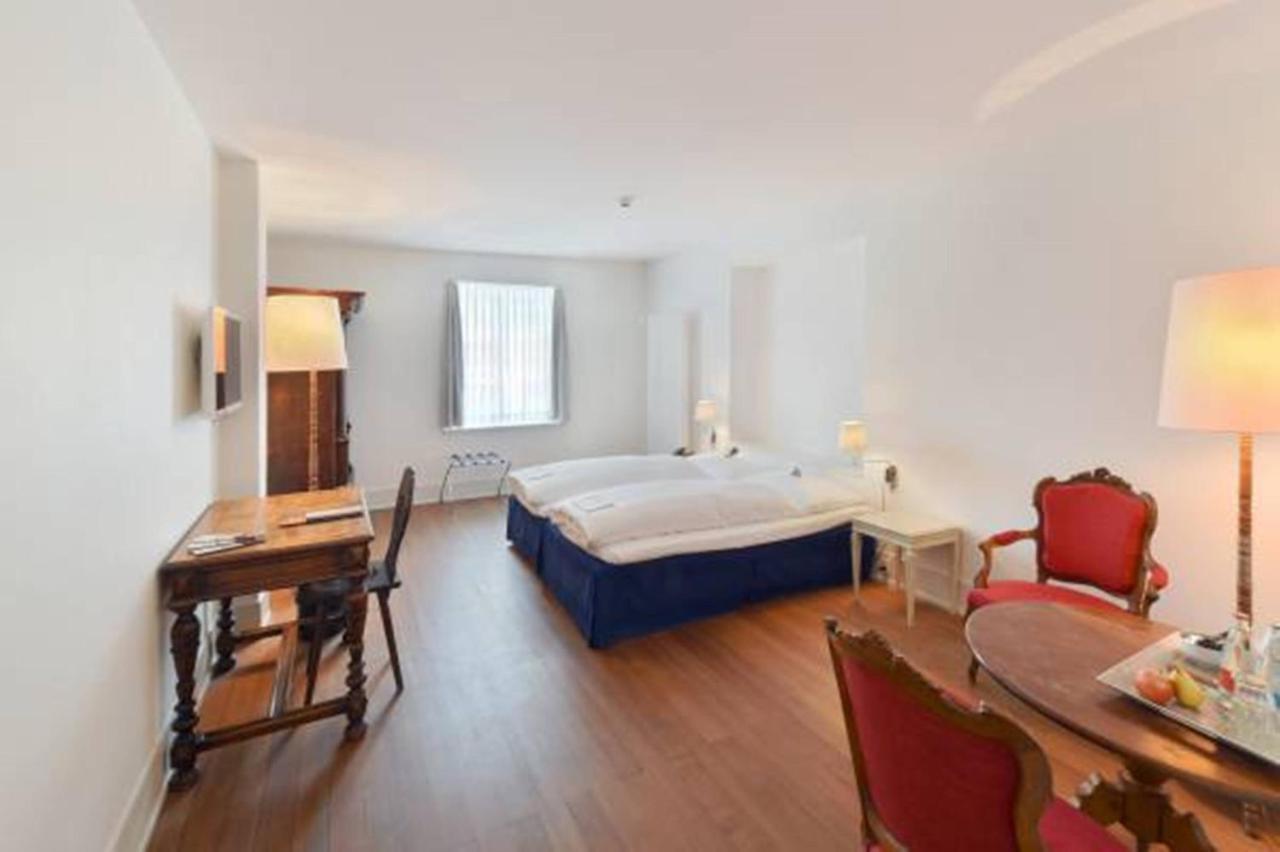 Hotel Im Schlosspark Binningen Kamer foto