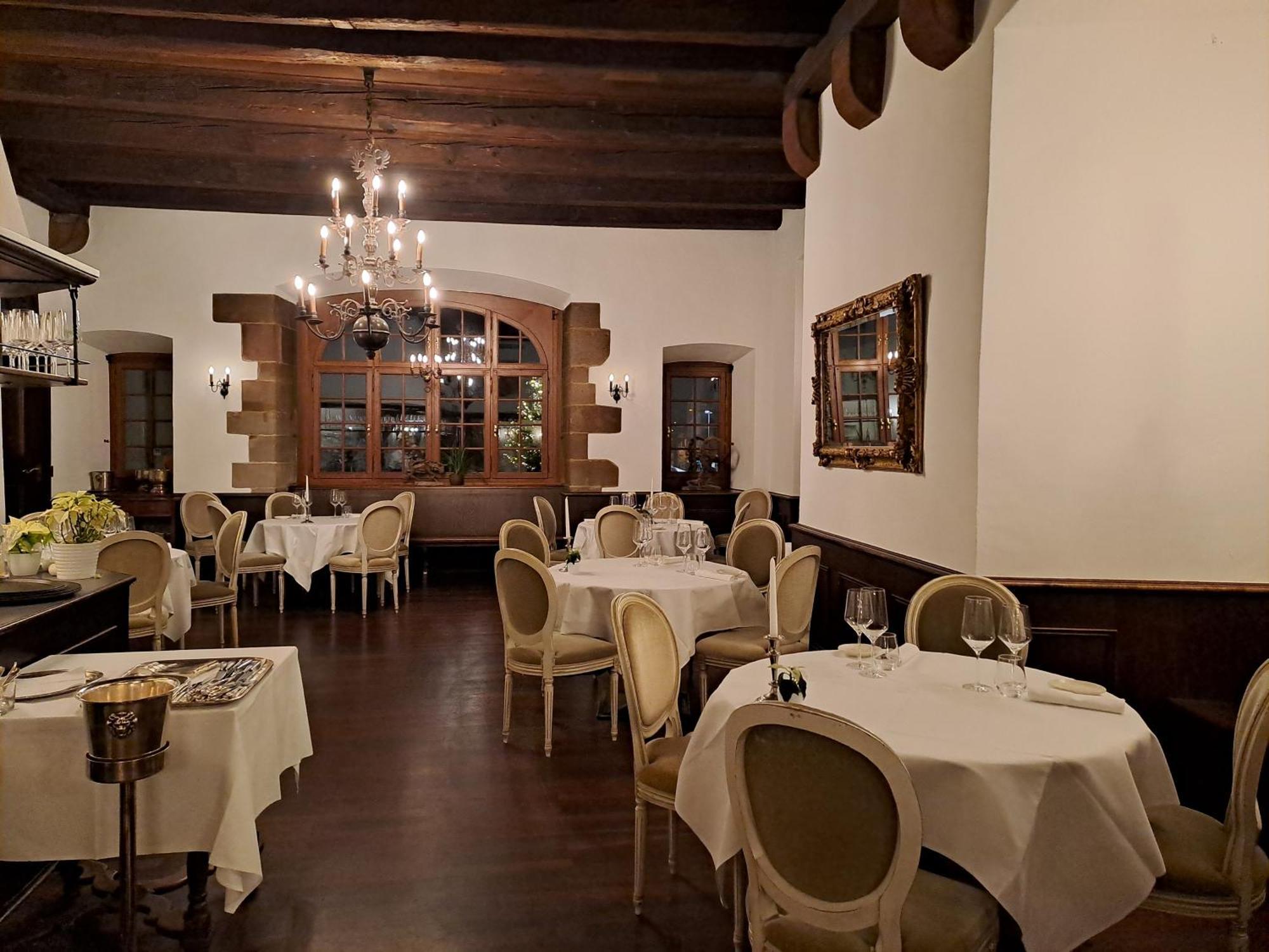 Hotel Im Schlosspark Binningen Buitenkant foto