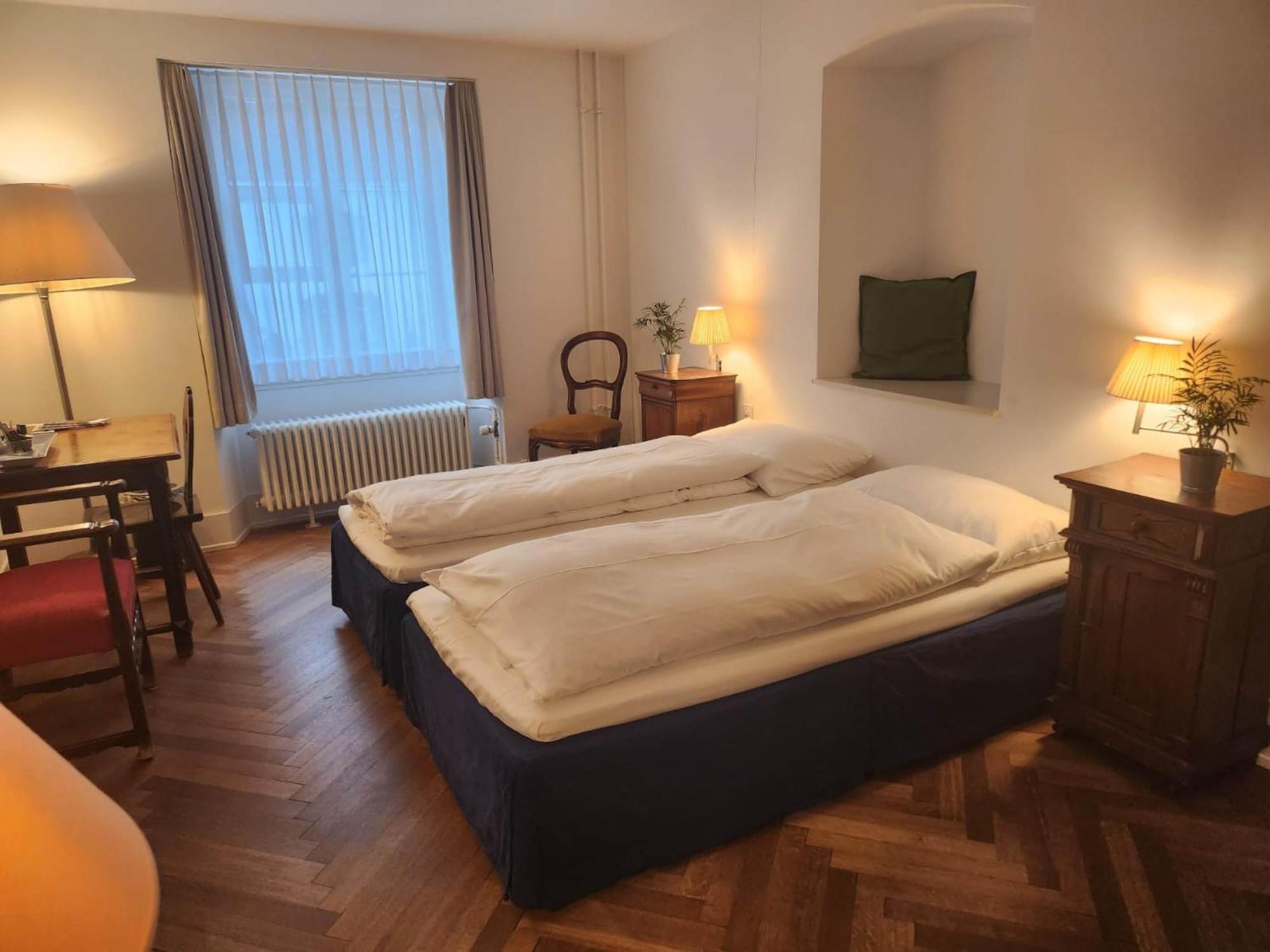 Hotel Im Schlosspark Binningen Buitenkant foto