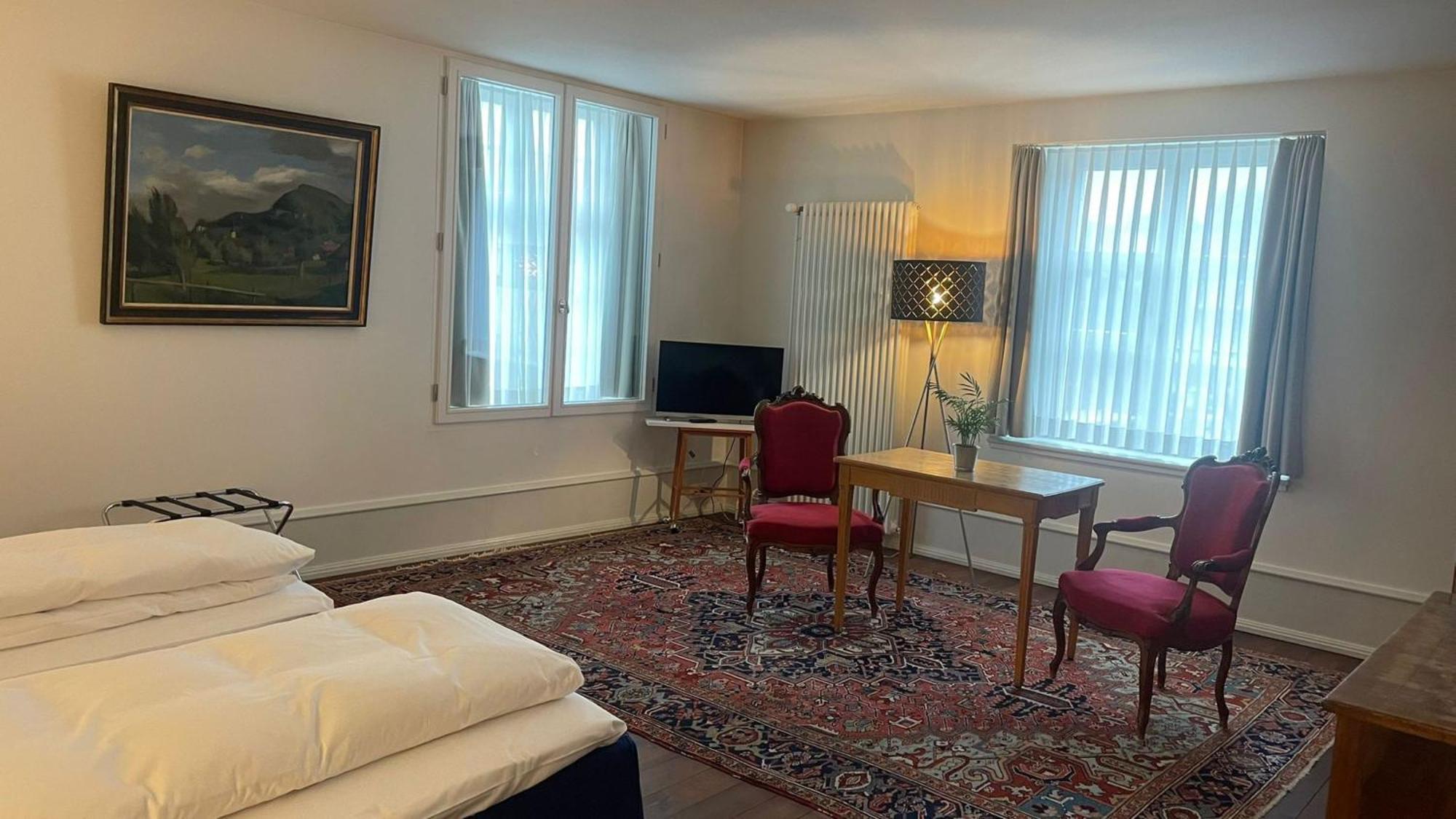 Hotel Im Schlosspark Binningen Buitenkant foto