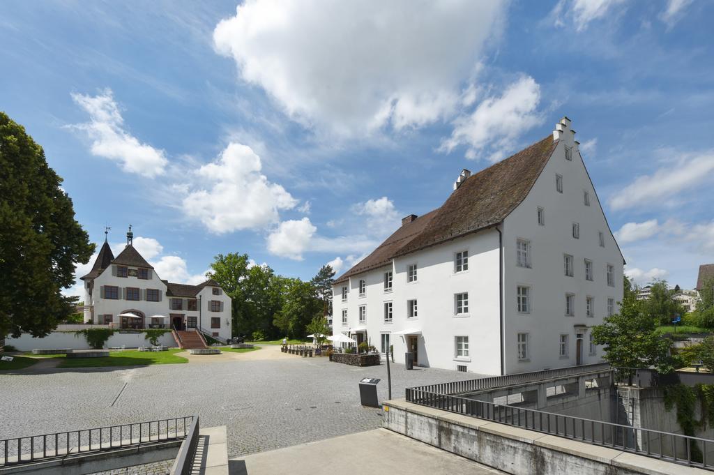 Hotel Im Schlosspark Binningen Buitenkant foto
