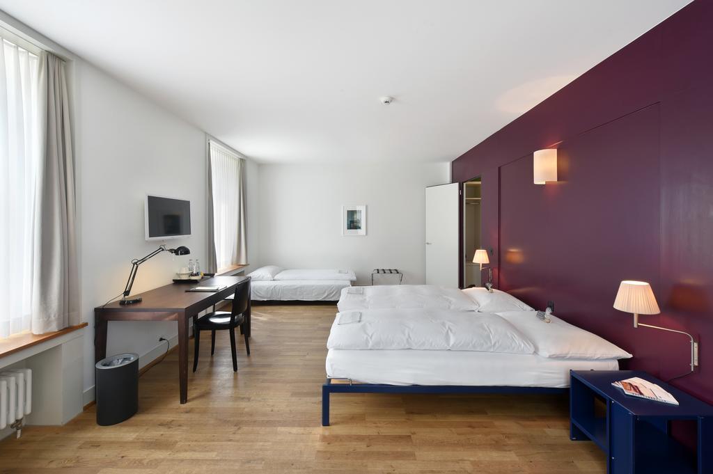 Hotel Im Schlosspark Binningen Buitenkant foto